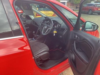 Vauxhall Zafira 1.4i Turbo Tech Line MPV 5dr Petrol Manual Euro 6 (140 ps)
