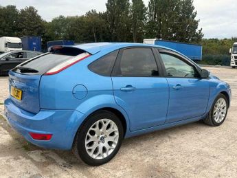 Ford Focus 1.6 Zetec 5dr