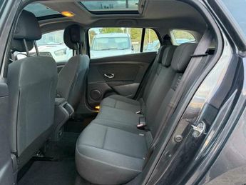 Renault Megane 1.5 dCi Expression Sport Tourer EDC Euro 5 5dr