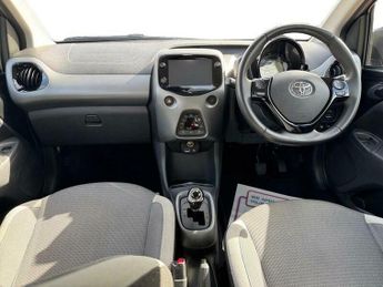 Toyota AYGO 1.0 VVT-i x-trend x-shift Euro 6 5dr (Safety Sense)