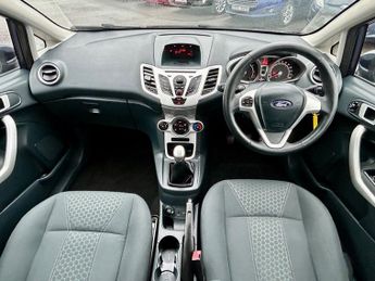 Ford Fiesta ZETEC LOW MILES+A/C+ISOFIX