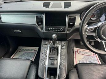 Porsche Macan 3.6T V6 Turbo PDK 4WD Euro 6 (s/s) 5dr