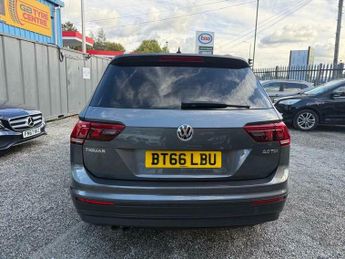 Volkswagen Tiguan 2.0 TDI BlueMotion Tech SE Navigation DSG Euro 6 (s/s) 5dr