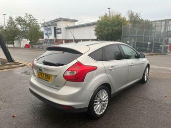 Ford Focus 1.0T EcoBoost Zetec Euro 5 (s/s) 5dr
