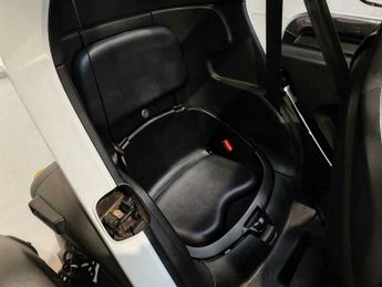 Renault Twizy Expression Coupe Electric Auto (18 ps)
