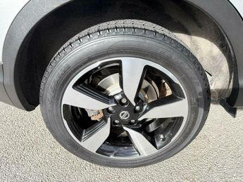 Nissan Qashqai 1.2 DIG-T n-tec+ XTRON 2WD Euro 5 (s/s) 5dr