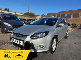 Ford Focus 1.6 Zetec Navigator Powershift Euro 5 5dr