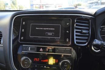 Mitsubishi Outlander 4