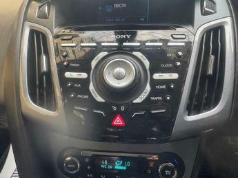 Ford Focus 1.6 Titanium Navigator Powershift Euro 5 5dr