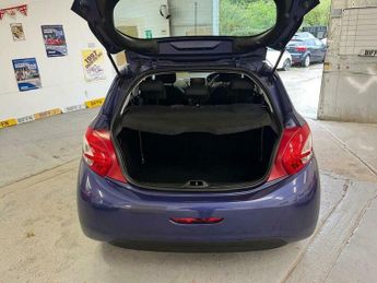 Peugeot 208 1.2 VTi Active Euro 5 5dr