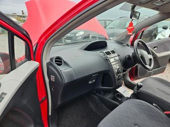 Toyota Yaris VVT-I TR