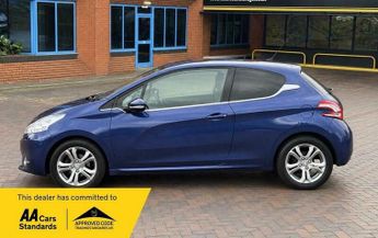 Peugeot 208 1.2 VTi Allure Euro 5 3dr