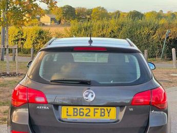 Vauxhall Astra 1.6 16V Exclusiv Sports Tourer Auto Euro 5 5dr