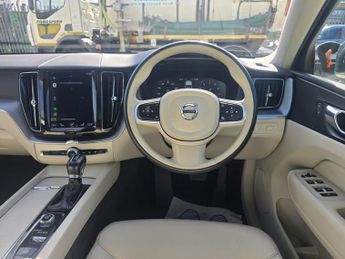 Volvo XC60 T5 MOMENTUM AWD