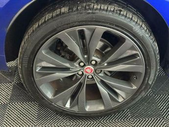 Jaguar F-Pace 2.0 D180 R-Sport Auto AWD Euro 6 (s/s) 5dr