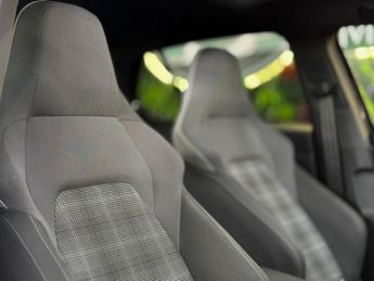 Volkswagen Golf GTD TDI DSG [3X SERVICES, SAT NAV, PANORAMIC ROOF, ADELAIDE ALLO