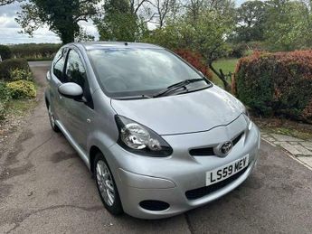 Toyota AYGO VVT-I PLATINUM AUTOMATIC