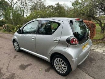 Toyota AYGO VVT-I PLATINUM AUTOMATIC