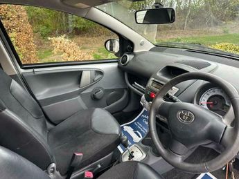 Toyota AYGO VVT-I PLATINUM AUTOMATIC