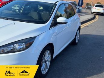Ford Focus 1.6 Zetec Powershift Euro 6 5dr