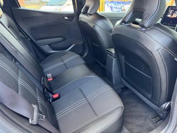 Renault Clio E-TECH ENGINEERED
