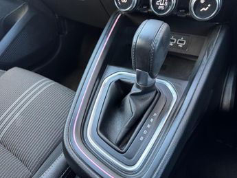 Renault Clio E-TECH ENGINEERED
