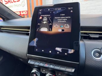 Renault Clio E-TECH ENGINEERED
