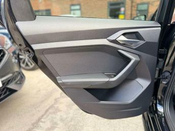 Audi A1 1.0 TFSI 30 S line Sportback S Tronic Euro 6 (s/s) 5dr