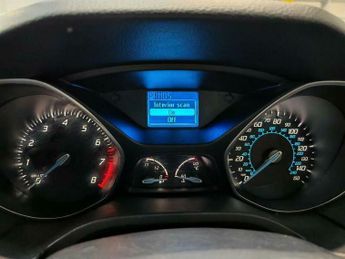 Ford Focus 1.6 Zetec Powershift Euro 5 5dr