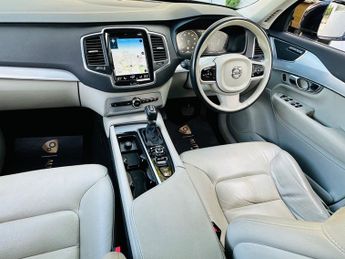 Volvo XC90 D5 POWERPULSE MOMENTUM AWD