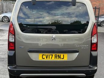 Peugeot Partner Tepee 1.2 PureTech Outdoor MPV 5dr Petrol Manual Euro 6 (s/s) (110 ps)