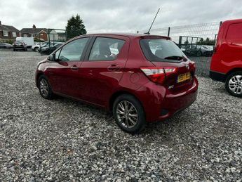 Toyota Yaris 1.5 VVT-h Icon Tech E-CVT Euro 6 (s/s) 5dr