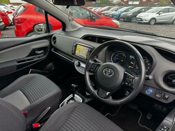 Toyota Yaris 1.5 VVT-h Icon Tech E-CVT Euro 6 (s/s) 5dr