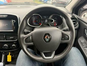 Renault Clio 0.9 TCe Iconic Euro 6 (s/s) 5dr