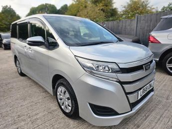 Toyota Noah 2.0 Petrol Automatic 8 Seats 5dr