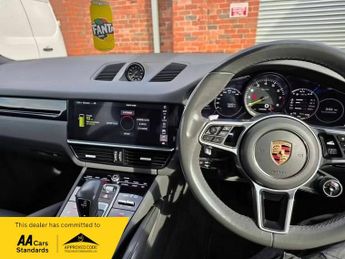 Porsche Cayenne 3.0T V6 e-Hybrid TIPTRONIC S