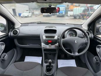 Peugeot 107 1.0 12V Urban Euro 5 5dr