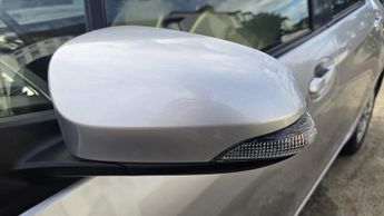 Toyota Yaris 1.33 Dual VVT-i Design Multidrive S Euro 6 5dr (Safety Sense