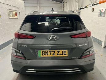Hyundai KONA PREMIUM