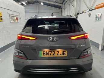 Hyundai KONA PREMIUM