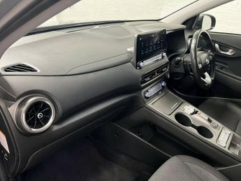 Hyundai KONA PREMIUM