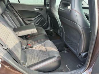 Mercedes-Benz C Class 2.1 GLA220 CDI AMG Line 7G-DCT 4MATIC Euro 6 (s/s) 5dr