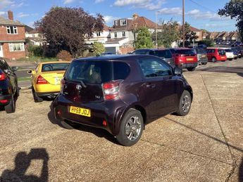 Toyota iQ 1.0 VVT-i 2 Hatchback 3dr Petrol Multidrive Euro 4 (68 bhp)