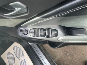 Nissan Juke 1.0 DIG-T N-Connecta SUV 5dr Petrol DCT Auto Euro 6 (s/s) (114 p
