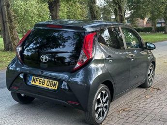 Toyota AYGO 1.0 VVT-i x-plore Euro 6 5dr