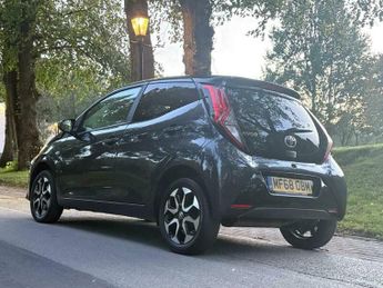 Toyota AYGO 1.0 VVT-i x-plore Euro 6 5dr