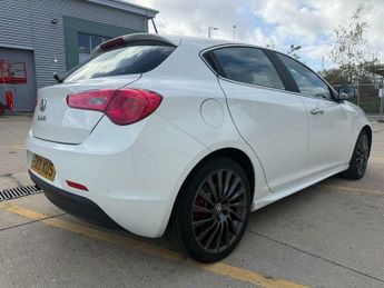 Alfa Romeo Giulietta 1.4 TB MultiAir Lusso TCT Euro 5 (s/s) 5dr