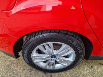 Ford Focus 1.6 Titanium Navigator Powershift Euro 5 5dr