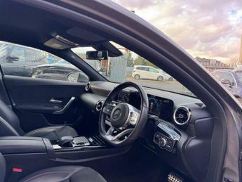 Mercedes-Benz A Class 2.0 A250 AMG Line 7G-DCT Euro 6 (s/s) 5dr