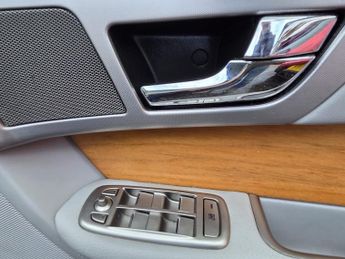 Jaguar XF V6 LUXURY